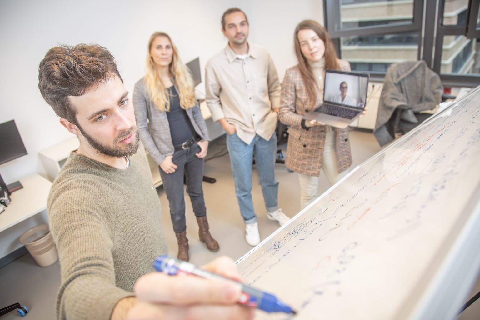 Standup meeting: Each group member only has a few minutes to explain his or her scientific results.